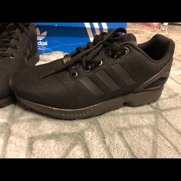 Adidas Originals - Picture 3 of 5